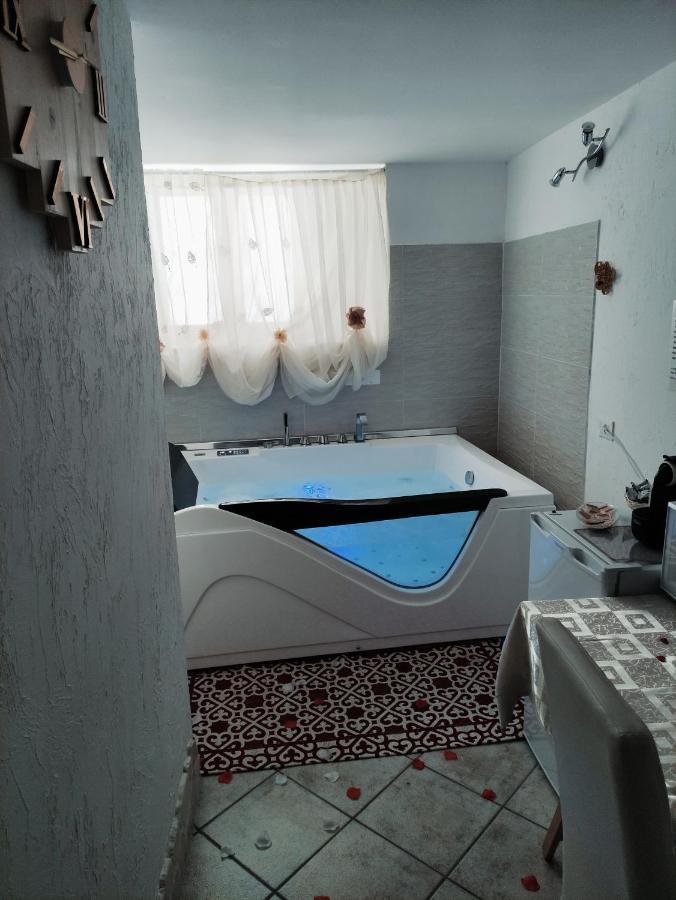 26 Suite Home ออสตูนี ภายนอก รูปภาพ